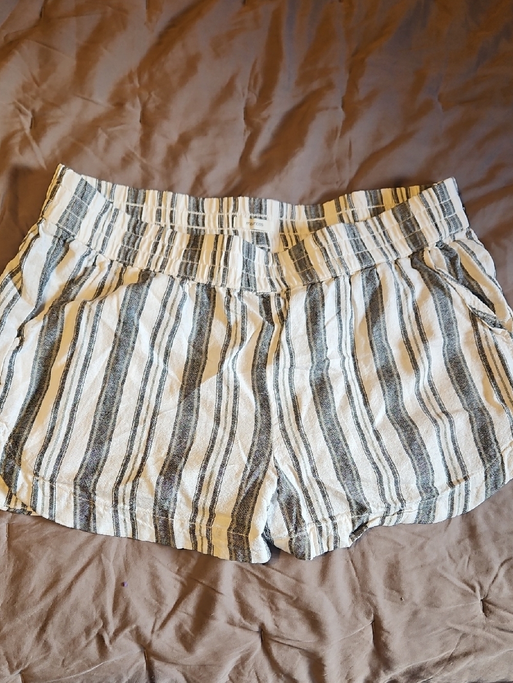 Maurices High-Waist Striped Women’s Shorts in White and Gray